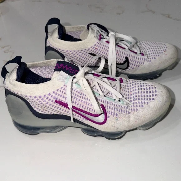 Nike Air VaporMax White Violet Frost Athletic Shoes | 4.5Y - Picture 4 of 9
